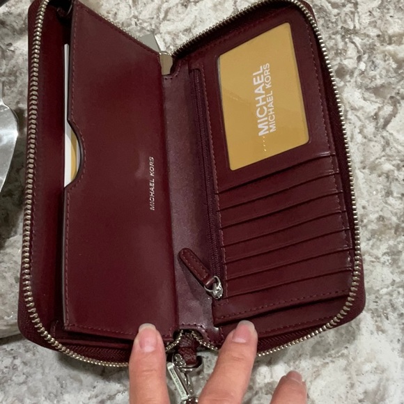 NWT, Michael Kors Jet Set Large zip-around Phone Case - Picture 2 of 4